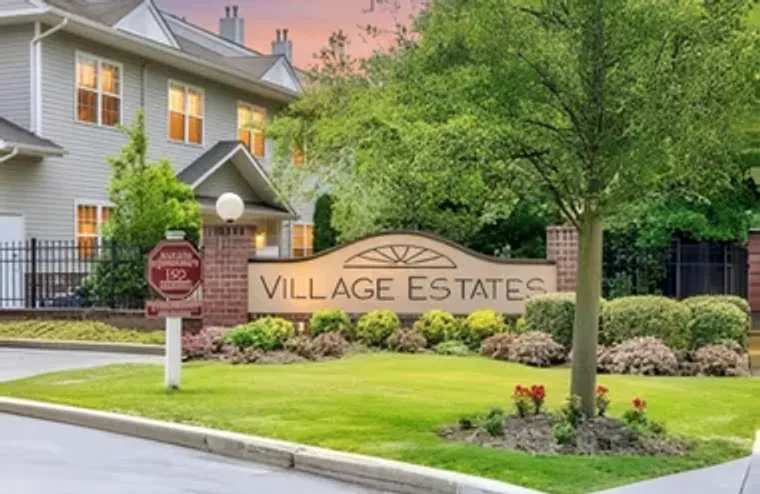 119 FRANCESCA WAY # 119, AMITYVILLE, NY,..., Amityville, NY 11701