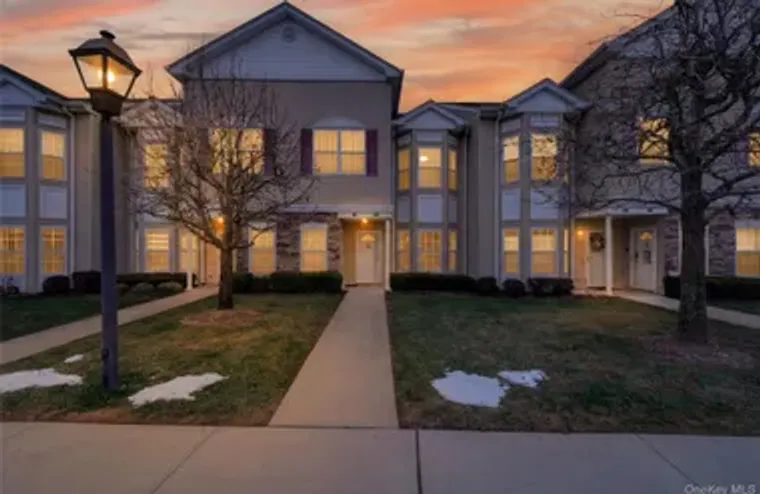 294 SPRING DR, EAST MEADOW, NY, 11554, East Meadow, NY 11554