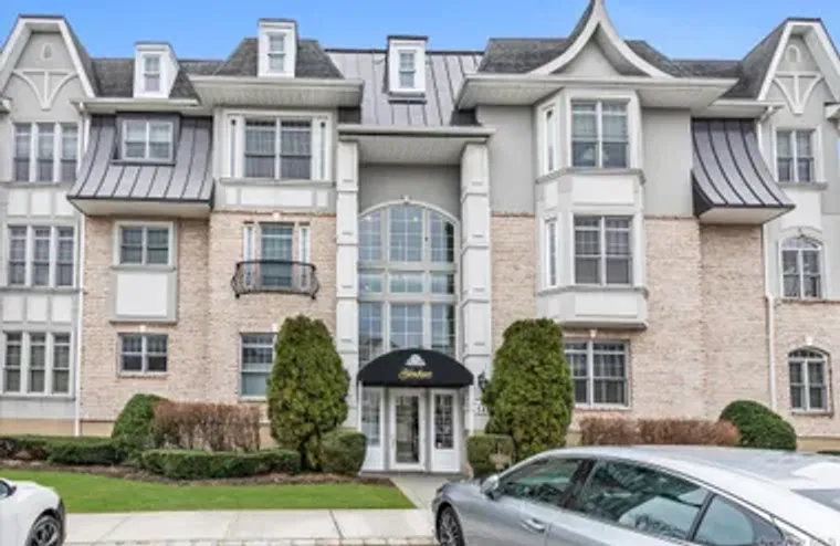 568 PACING WAY # 568, WESTBURY, NY, 1159..., Westbury, NY 11590