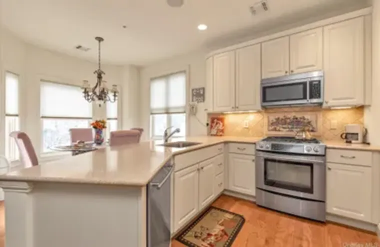 568 PACING WAY # 568, WESTBURY, NY, 1159..., Westbury, NY 11590