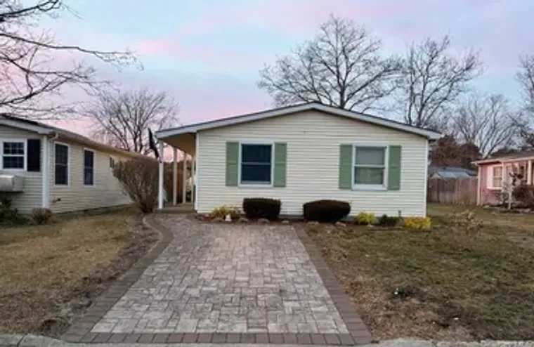 42 VILLAGE CIR, MANORVILLE, NY, 11949, Manorville, NY 11949