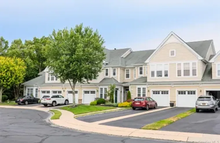 17 SONATA CT, LAKE GROVE, NY, 11755, Lake Grove, NY 11755