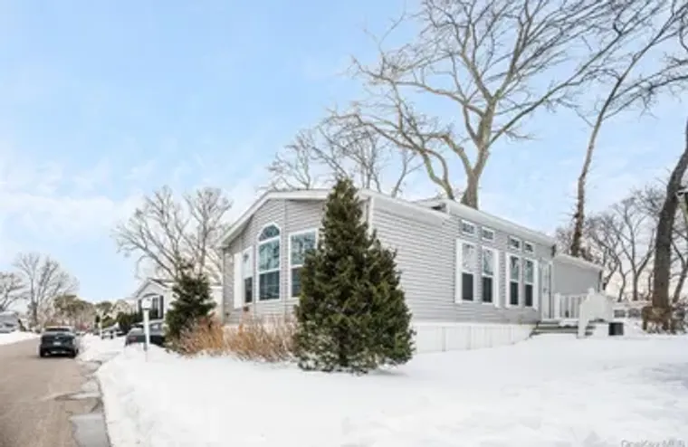 181 GLYNWOOD 181, RIVERHEAD, NY, 11901, Riverhead, NY 11901