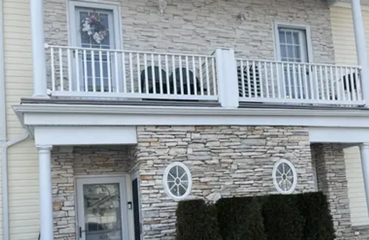 604 NARRAGANSETT VILLAS DR, LINDENHURST,..., Lindenhurst, NY 11757