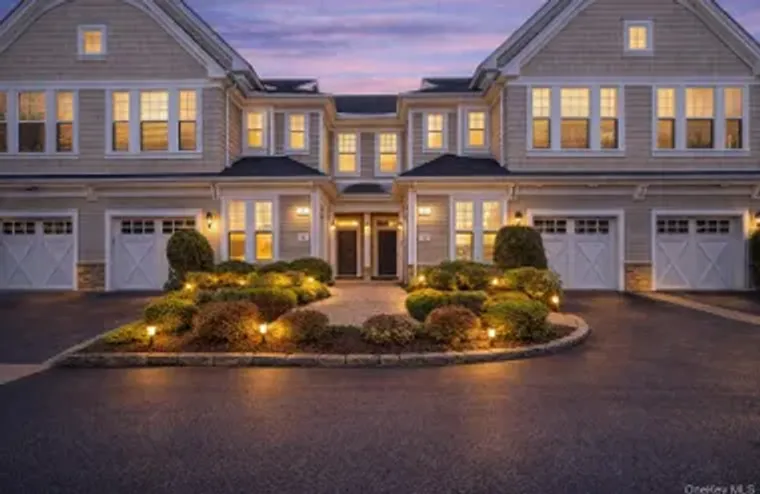 51 SYMPHONY DR, LAKE GROVE, NY, 11755, Lake Grove, NY 11755