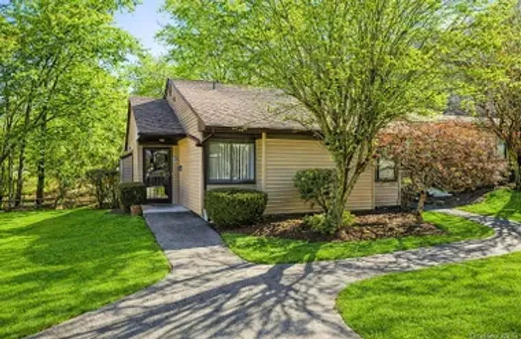 68A INDEPENDENCE CT A, YORKTOWN, NY, 105..., Yorktown, NY 10598