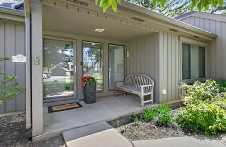 535 WOODVIEW RD, LAKE BARRINGTON, IL, 60..., Lake Barrington, IL 60010