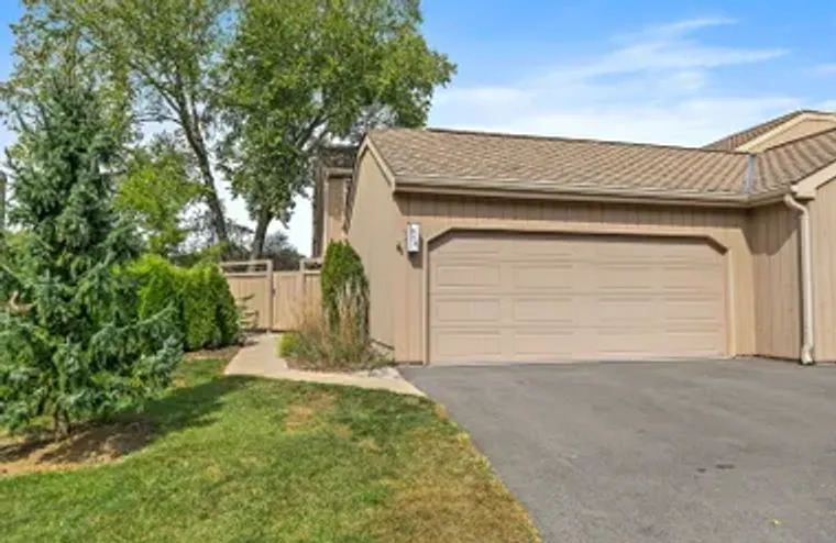 830 OAK HILL RD, LAKE BARRINGTON, IL, 60..., Lake Barrington, IL 60010