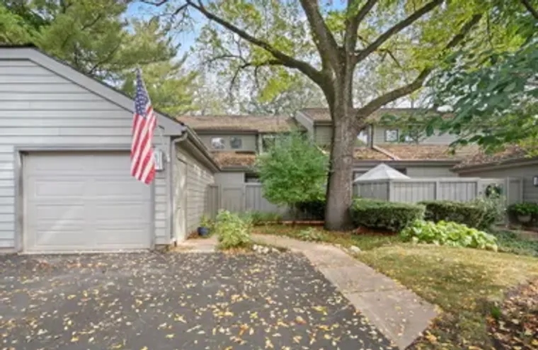 429 VALLEY VIEW RD, LAKE BARRINGTON, IL,..., Lake Barrington, IL 60010