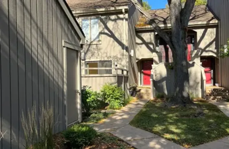 315 BLUFF CT C, LAKE BARRINGTON, IL, 600..., Lake Barrington, IL 60010