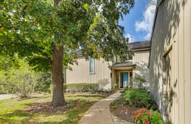 220 THORNHILL LN D, LAKE BARRINGTON, IL,..., Lake Barrington, IL 60010