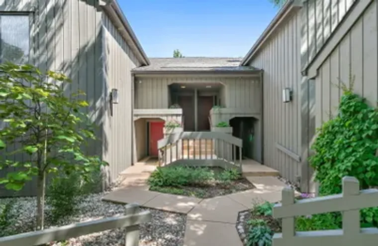 321 SHORELINE RD D, LAKE BARRINGTON, IL,..., Lake Barrington, IL 60010