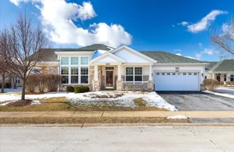 2665 BARRINGTON CIR # 2665, NAPERVILLE, ..., Naperville, IL 60564