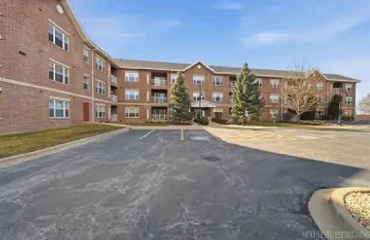 10 N GILBERT ST 217, SOUTH ELGIN, IL, 60..., South Elgin, IL 60177