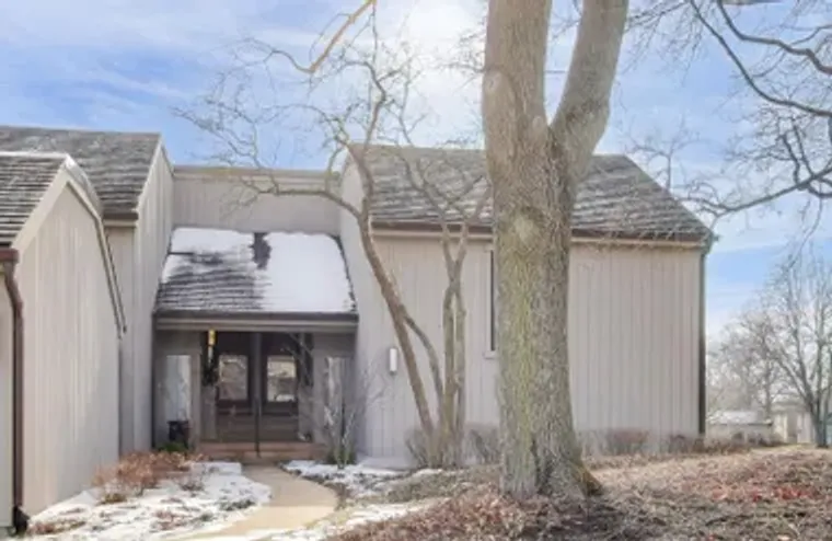 83 THORNHILL LN B, LAKE BARRINGTON, IL, ..., Lake Barrington, IL 60010