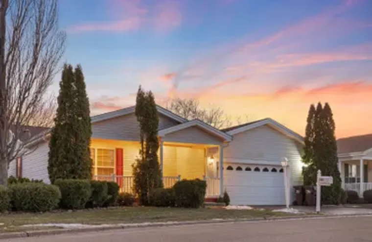 102 HITCHING POST LN, GRAYSLAKE, IL, 600..., Grayslake, IL 60030