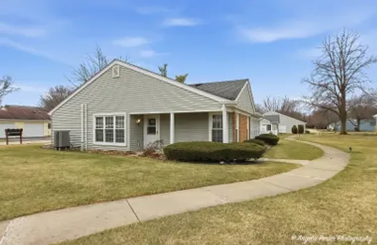 7202 OXFORD CIR 237, FOX LAKE, IL, 60020, Fox Lake, IL 60020