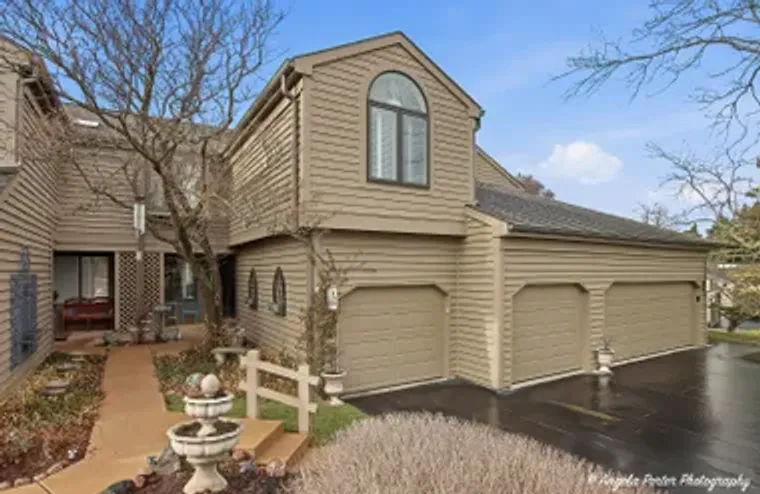 890 SHORELINE RD 9320, LAKE BARRINGTON, ..., Lake Barrington, IL 60010