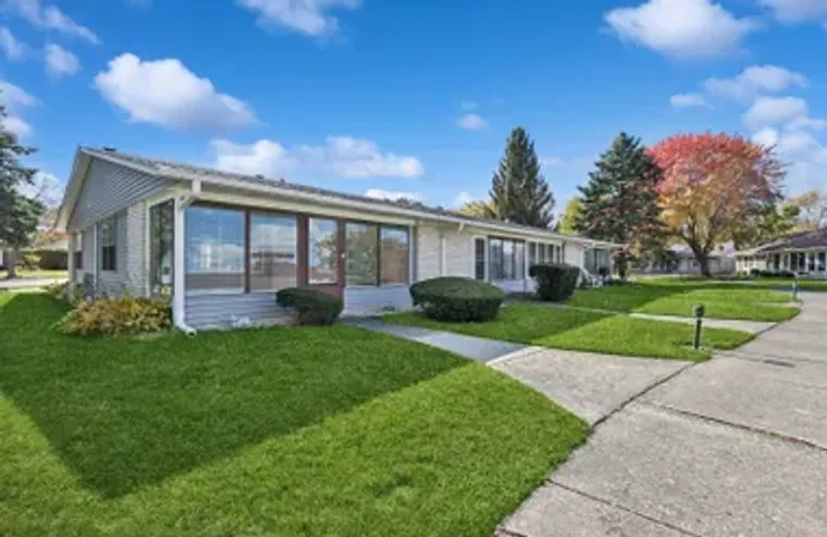 7411 LEISURE VILLAGE AVE # 7411, FOX LAK..., Fox Lake, IL 60020