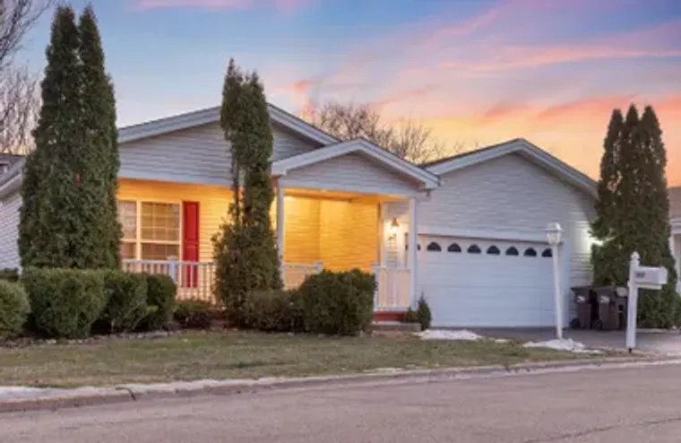 102 HITCHING POST LN, GRAYSLAKE, IL, 600..., Grayslake, IL 60030