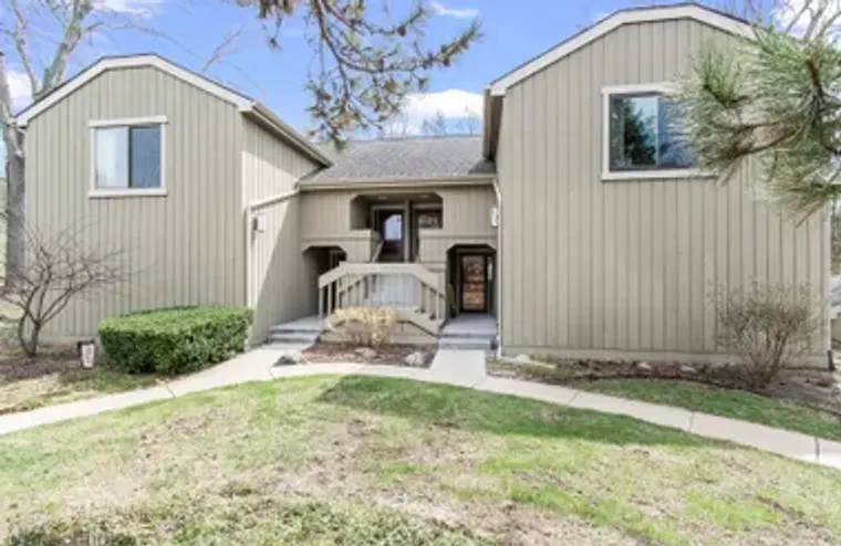 347 HICKORY LN A, LAKE BARRINGTON, IL, 6..., Lake Barrington, IL 60010