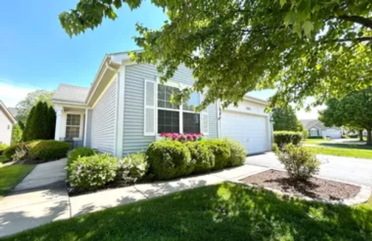 21224 MONTCLARE LAKE DR, CREST HILL, IL,..., Crest Hill, IL 60403