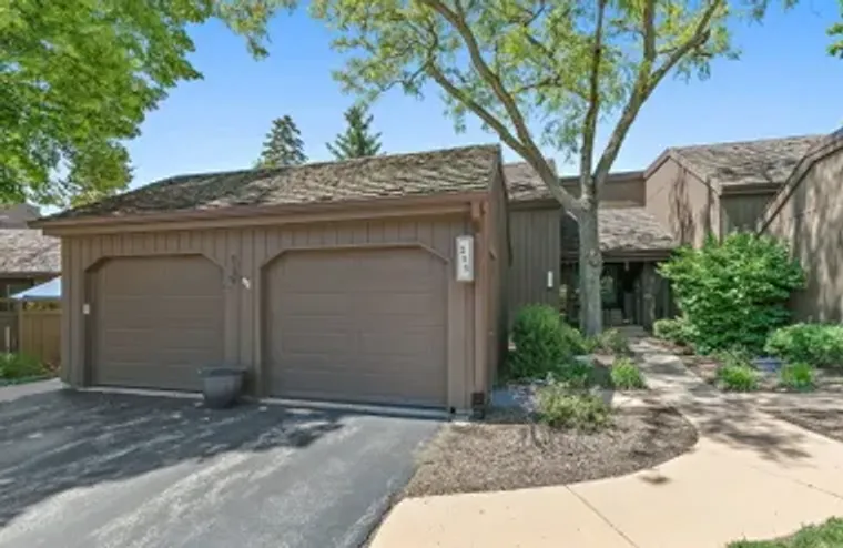 256 THORNHILL LN C, LAKE BARRINGTON, IL,..., Lake Barrington, IL 60010
