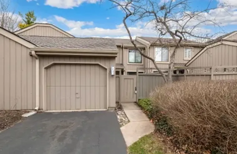 1331 OAK HILL RD, LAKE BARRINGTON, IL, 6..., Lake Barrington, IL 60010