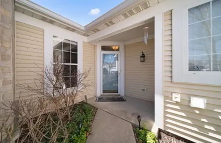 2370 CARILLON DR, GRAYSLAKE, IL, 60030, Grayslake, IL 60030