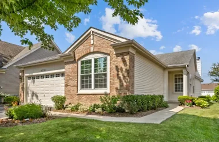 16530 GRANDWOOD LAKE DR, CREST HILL, IL,..., Crest Hill, IL 60403