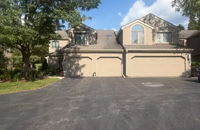1249 OAK HILL RD CONDO, LAKE BARRINGTON,..., Lake Barrington, IL 60010