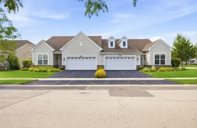 635 N FALLS CIR, PINGREE GROVE, IL, 6014..., Pingree Grove, IL 60140