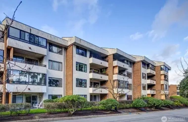 11019 GLEN ACRES DR S APT B, SEATTLE, WA..., Seattle, WA 98168