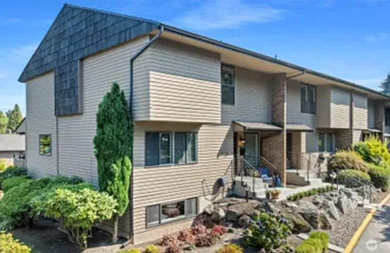 10749 GLEN ACRES DR S # 10749S, SEATTLE,..., Seattle, WA 98168