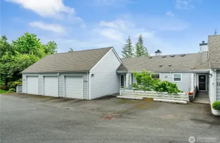 22215 SE 42ND LN 2079, ISSAQUAH, WA, 980..., Issaquah, WA 98029