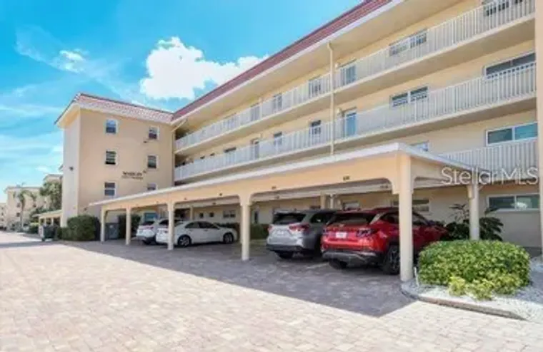 1250 N PORTOFINO DR # 305MAR, SARASOTA, ..., Sarasota, FL 34242