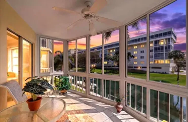 1300 N PORTOFINO DR S206, SARASOTA, FL, ..., Sarasota, FL 34242