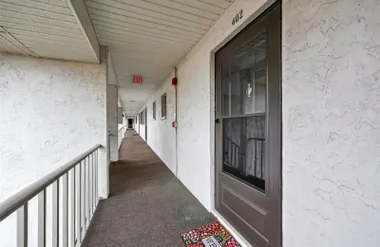 102 46TH AVENUE TER 402, BRADENTON, FL, ..., Bradenton, FL 34207