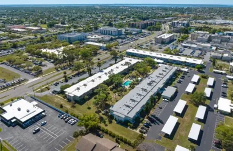 2437 HARBOR BLVD 204, PORT CHARLOTTE, FL..., Port Charlotte, FL 33952