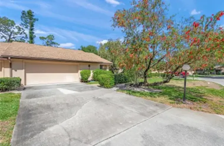 4688 OAK HOLLOW DR 25, SARASOTA, FL, 342..., Sarasota, FL 34241