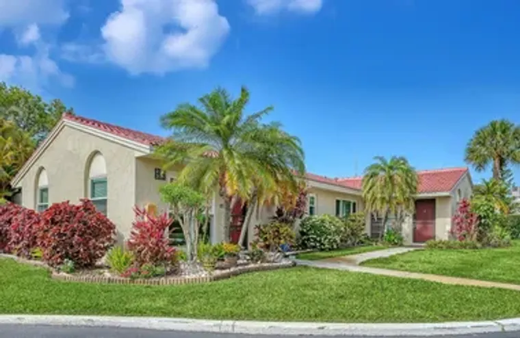 2121 PUEBLO CIR V6, SARASOTA, FL, 34231, Sarasota, FL 34231