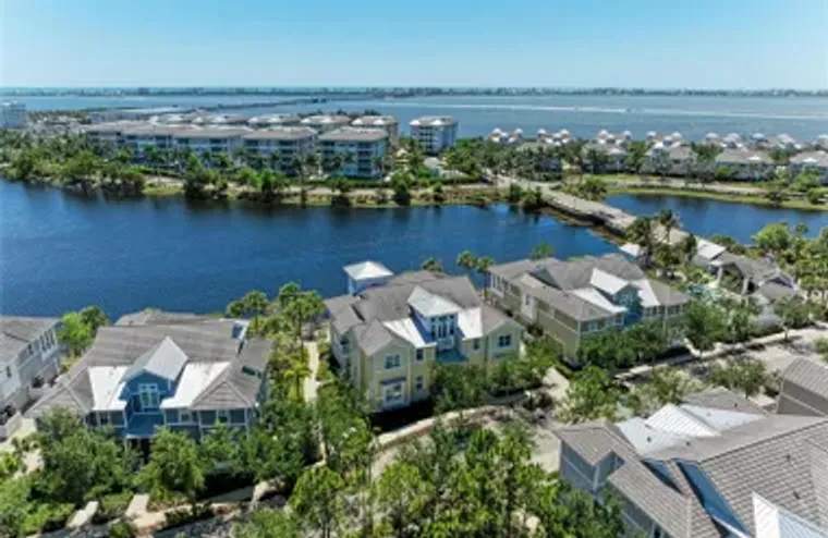340 SAPPHIRE LAKE DR 201, BRADENTON, FL,..., Bradenton, FL 34209