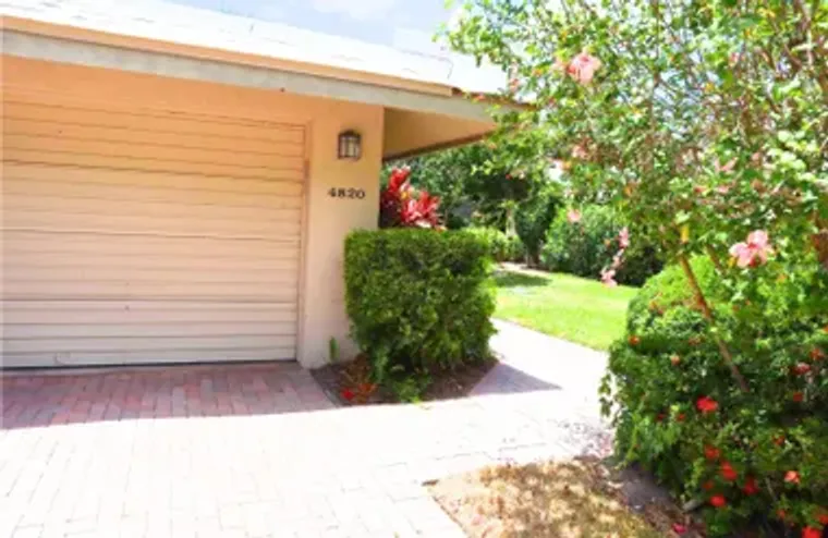 4820 KESTRAL PARK CIR 18, SARASOTA, FL, ..., Sarasota, FL 34231