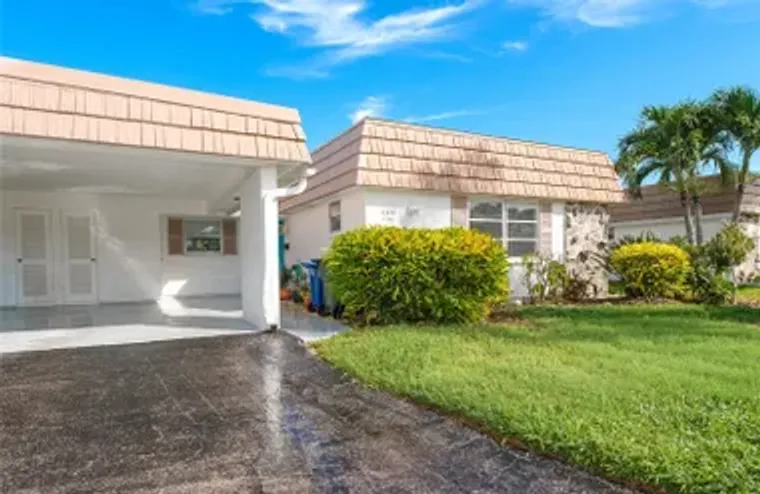 2126 RIVERBLUFF PKWY V323, SARASOTA, FL,..., Sarasota, FL 34231