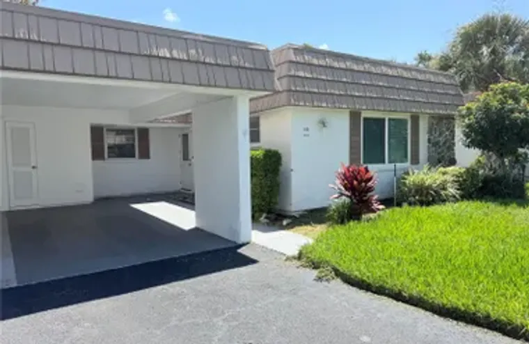 5531 RIVERBLUFF CIR # V9, SARASOTA, FL, ..., Sarasota, FL 34231