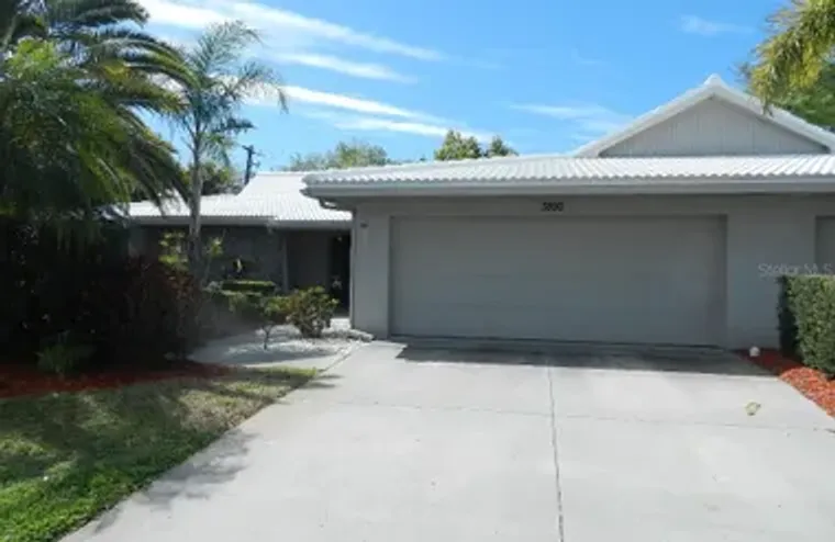 3890 WILSHIRE CIR 27, SARASOTA, FL, 3423..., Sarasota, FL 34238