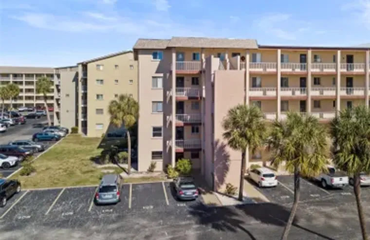 3873 LAKE BAYSHORE DR # 201, BRADENTON, ..., Bradenton, FL 34205