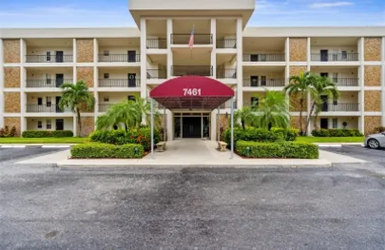 7461 W COUNTRY CLUB DR 301, SARASOTA, FL..., Sarasota, FL 34243