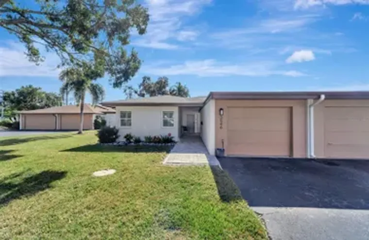 3546 AUBURN CT 240, SARASOTA, FL, 34231, Sarasota, FL 34231