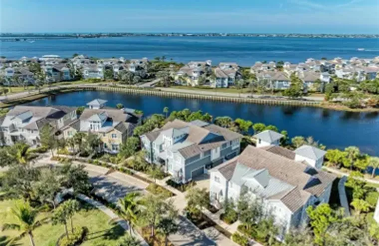 266 SAPPHIRE LAKE DR 202, BRADENTON, FL,..., Bradenton, FL 34209